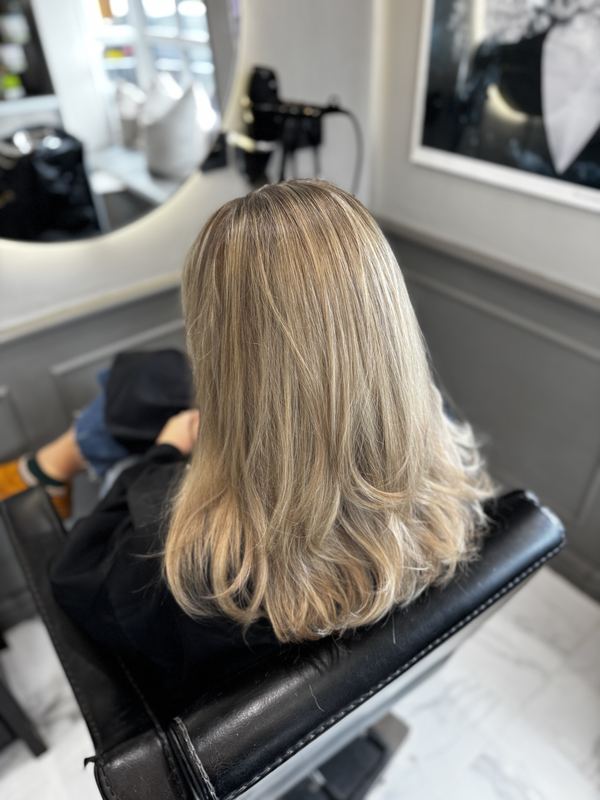 Lived-in blonde with soft face-framing